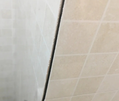 鼎湖瓷砖空鼓维修公司分享阳台瓷砖脱落的修复过程可以分为以下几个步骤