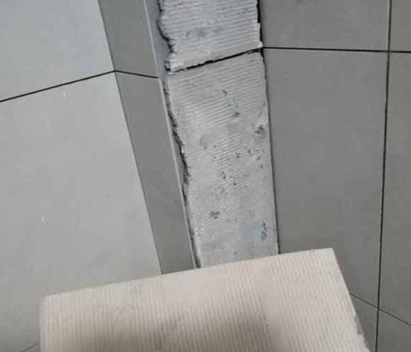鼎湖瓷砖空鼓维修公司分享下厨房瓷砖脱落的补救措施。